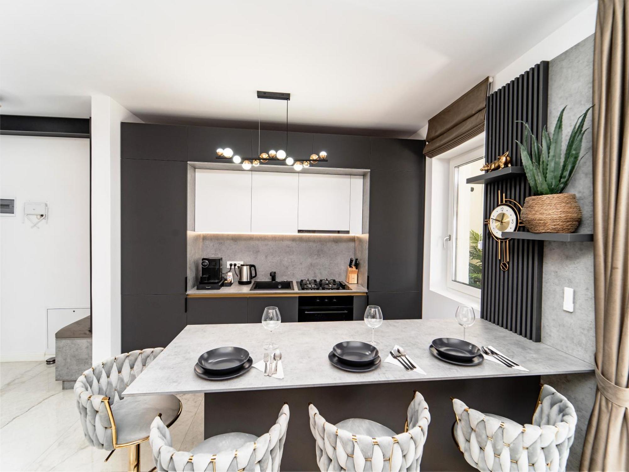 Fashion Stay-Valentino Apartment - By Openhouse Giroc Exterior photo